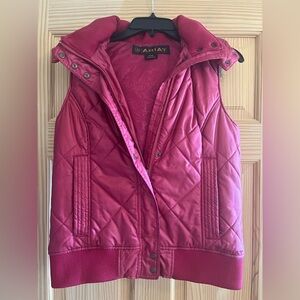 Ariat women's magenta quilted puffer vest zippered front, detachable hood size M